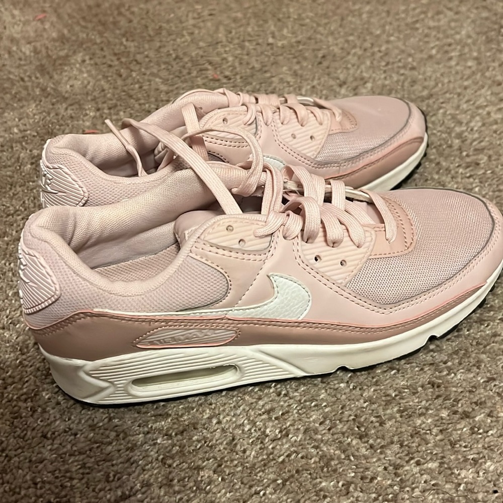 Pink Nike air shoes only been worn twice